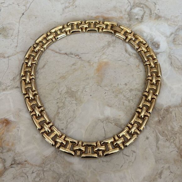 18” Gold Tone H Link Choker Necklace - Picture 5 of 8